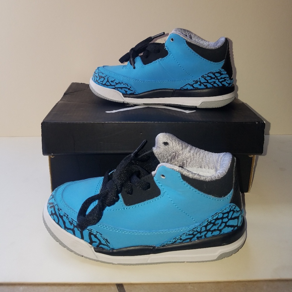 NWT-JORDAN RETRO 3s, DK POWDER BLUE 9C
